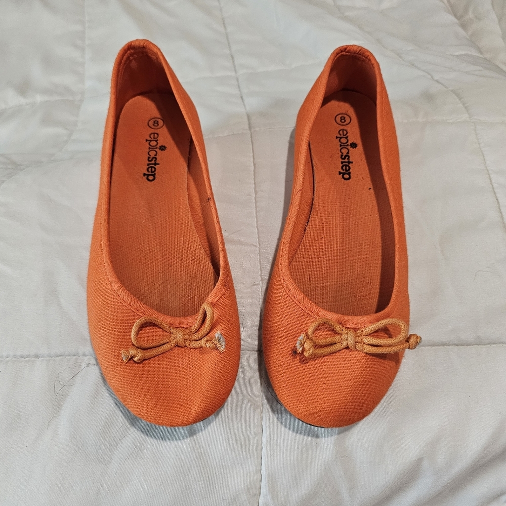 Epic Step NWOT Flats